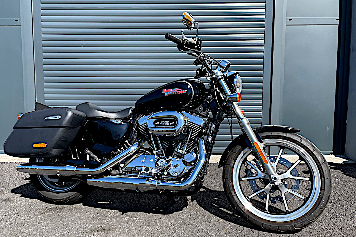 Une Harley-Davidson Sportster SuperLow 2016, à vendre chez Leuk Motorcycle.